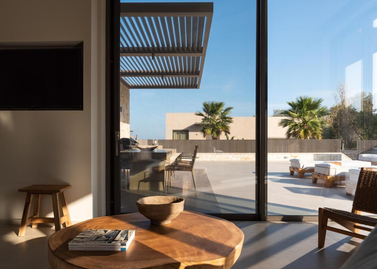 Athina Luxury Villa, With Pool & Walk To The Beach, By Thinkvilla Hriszí Aktí Haniá Kültér fotó